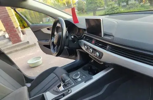 AUDI A4 