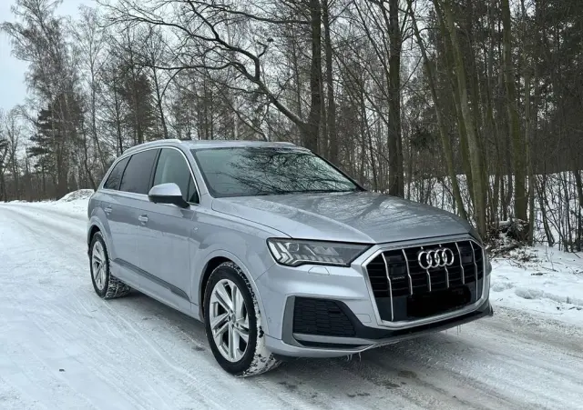 AUDI Q7 