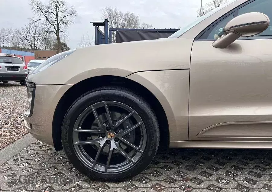 PORSCHE Macan PDK