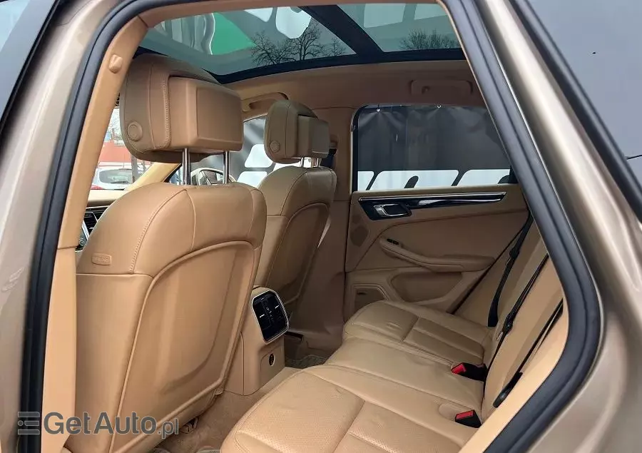 PORSCHE Macan PDK