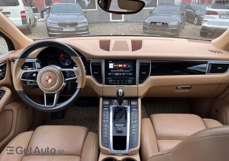PORSCHE Macan PDK