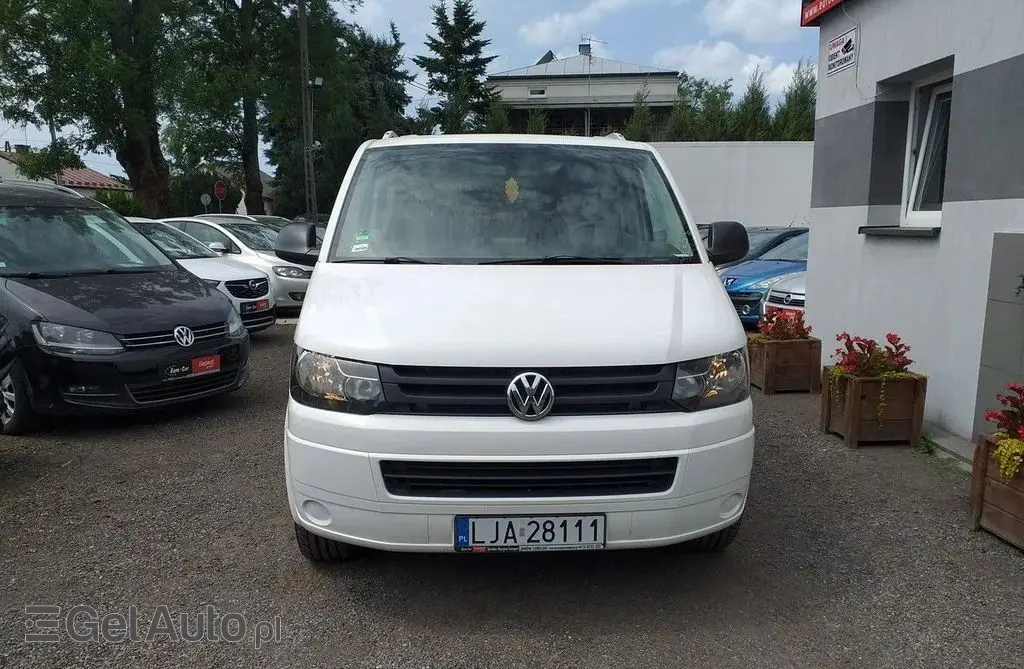 VOLKSWAGEN Caravelle 
