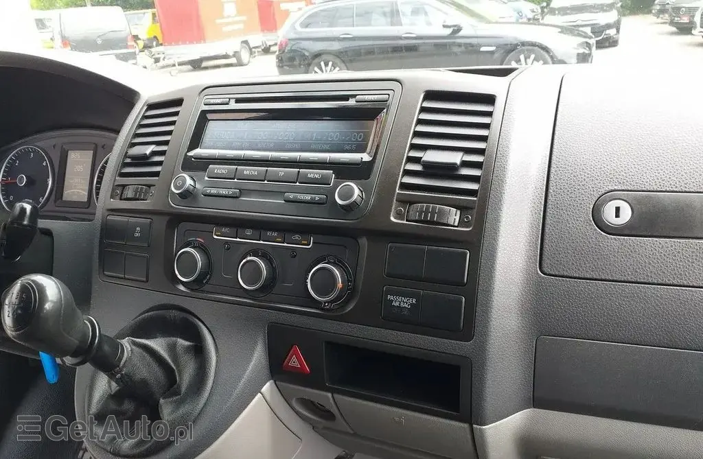 VOLKSWAGEN Caravelle 