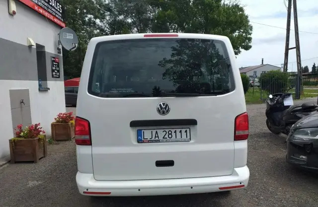 VOLKSWAGEN Caravelle 
