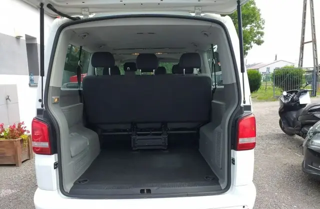 VOLKSWAGEN Caravelle 