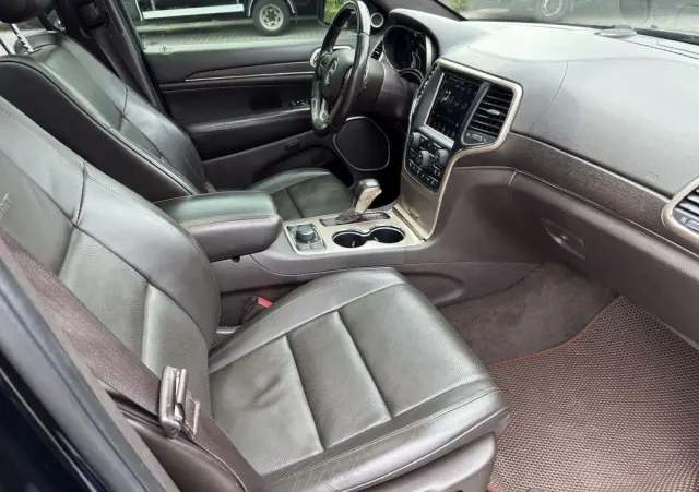 JEEP Grand Cherokee 5.7 V8 HEMI Overland Summit