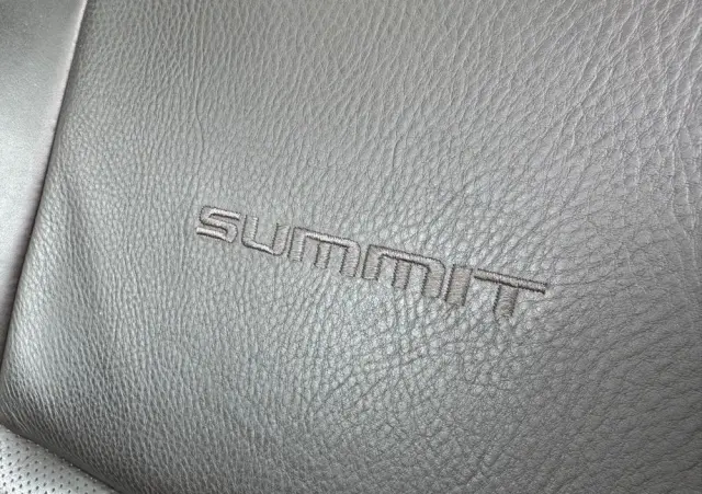 JEEP Grand Cherokee 5.7 V8 HEMI Overland Summit