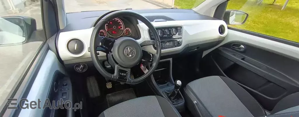 VOLKSWAGEN Up! 