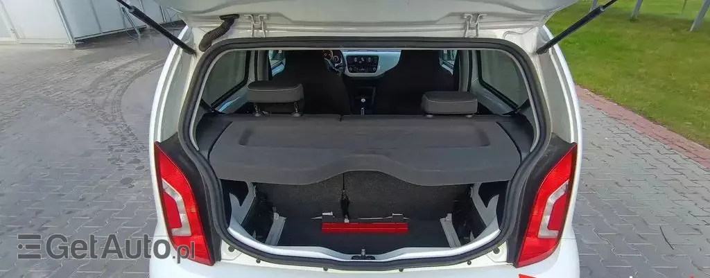 VOLKSWAGEN Up! 