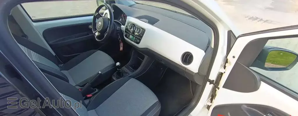 VOLKSWAGEN Up! 