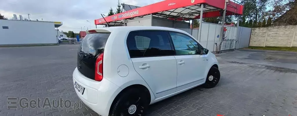 VOLKSWAGEN Up! 