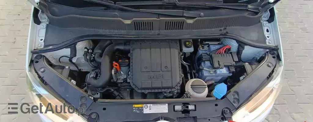VOLKSWAGEN Up! 
