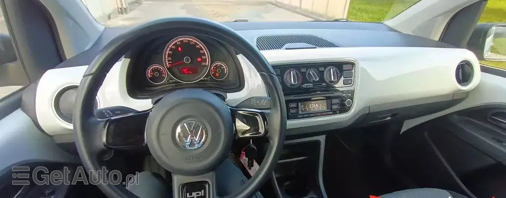 VOLKSWAGEN Up! 