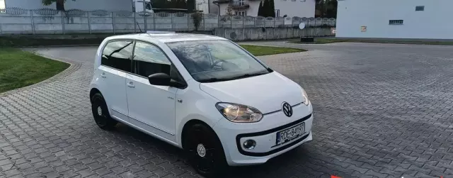 VOLKSWAGEN Up! 