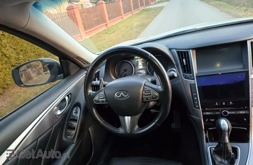 INFINITI Q50 
