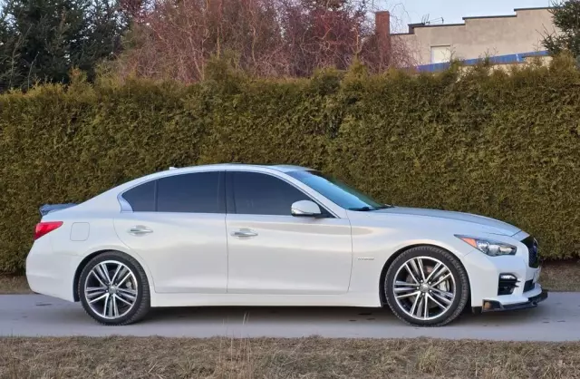 INFINITI Q50 