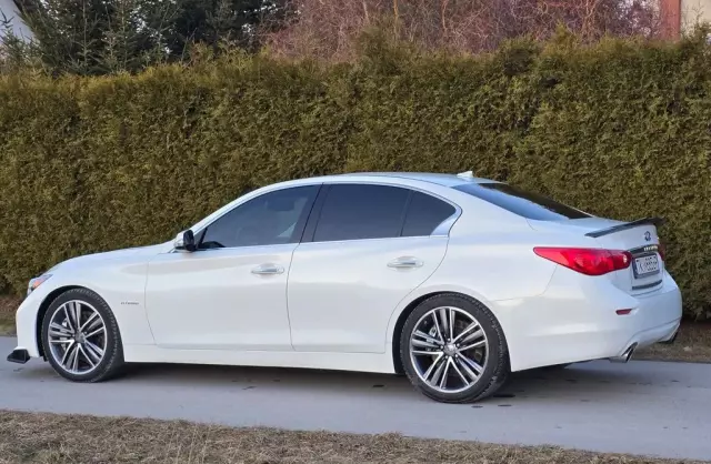 INFINITI Q50 