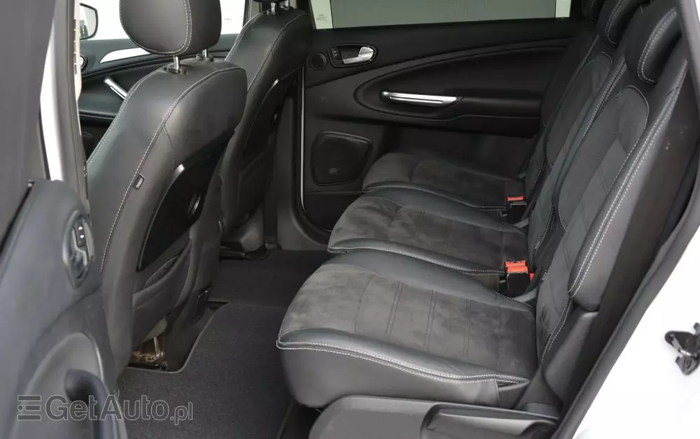 FORD S-Max 2.0 TDCi DPF Titanium