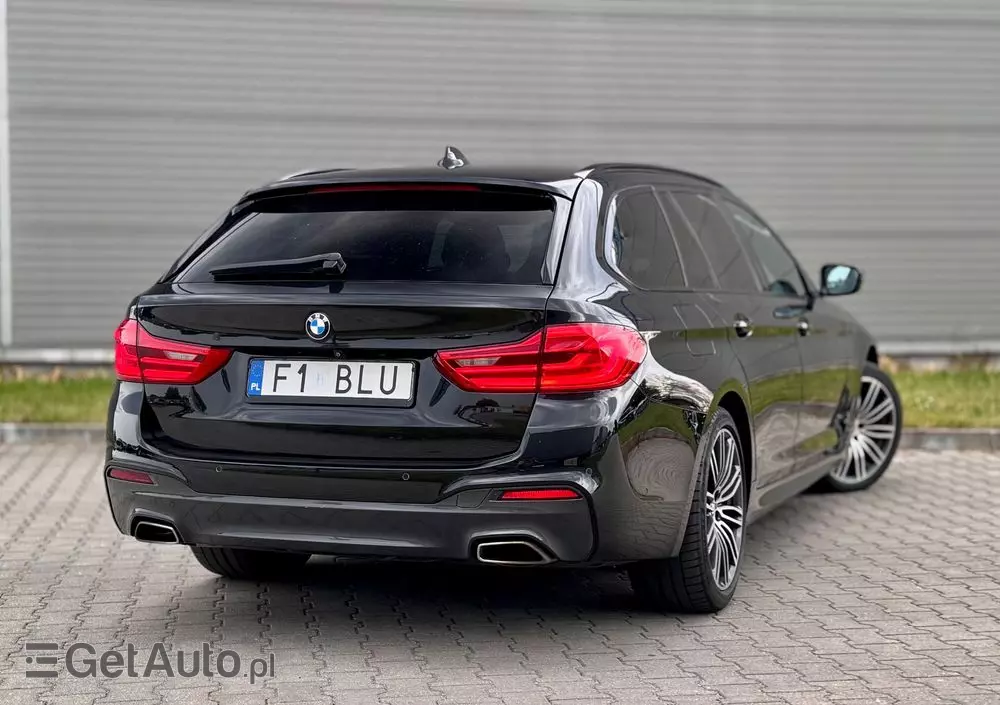 BMW Seria 5 520d xDrive Touring M Sport Edition