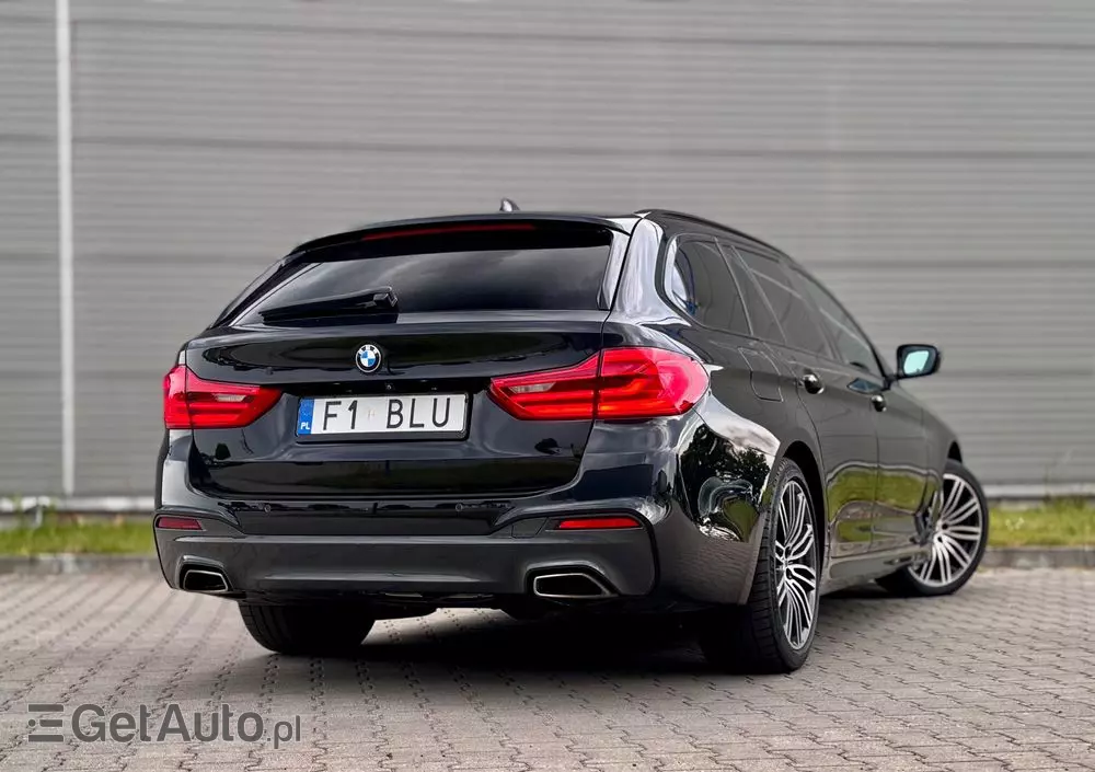 BMW Seria 5 520d xDrive Touring M Sport Edition