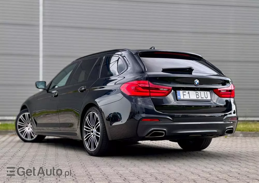 BMW Seria 5 520d xDrive Touring M Sport Edition