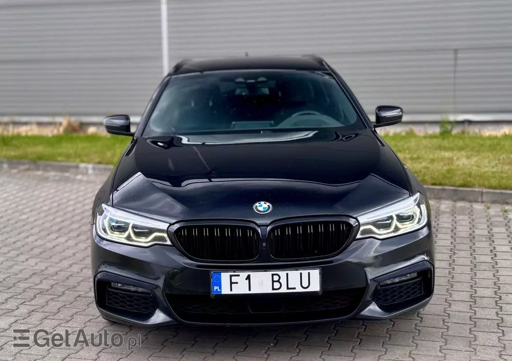 BMW Seria 5 520d xDrive Touring M Sport Edition