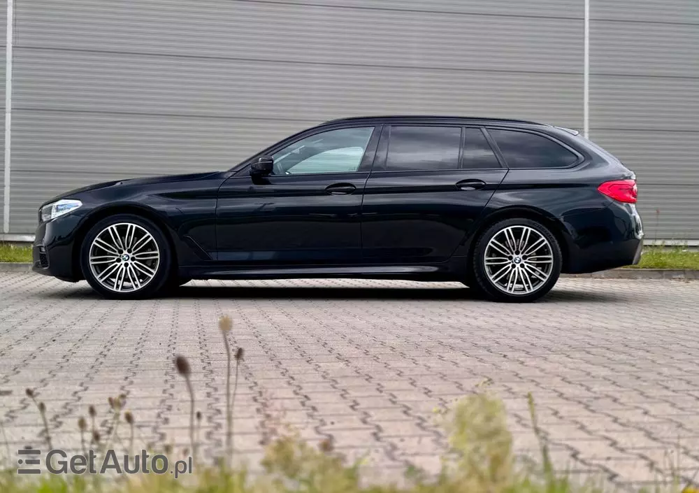 BMW Seria 5 520d xDrive Touring M Sport Edition