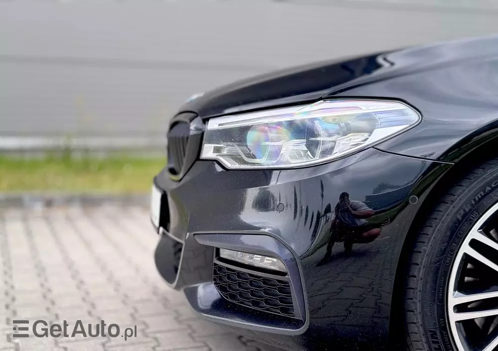 BMW Seria 5 520d xDrive Touring M Sport Edition