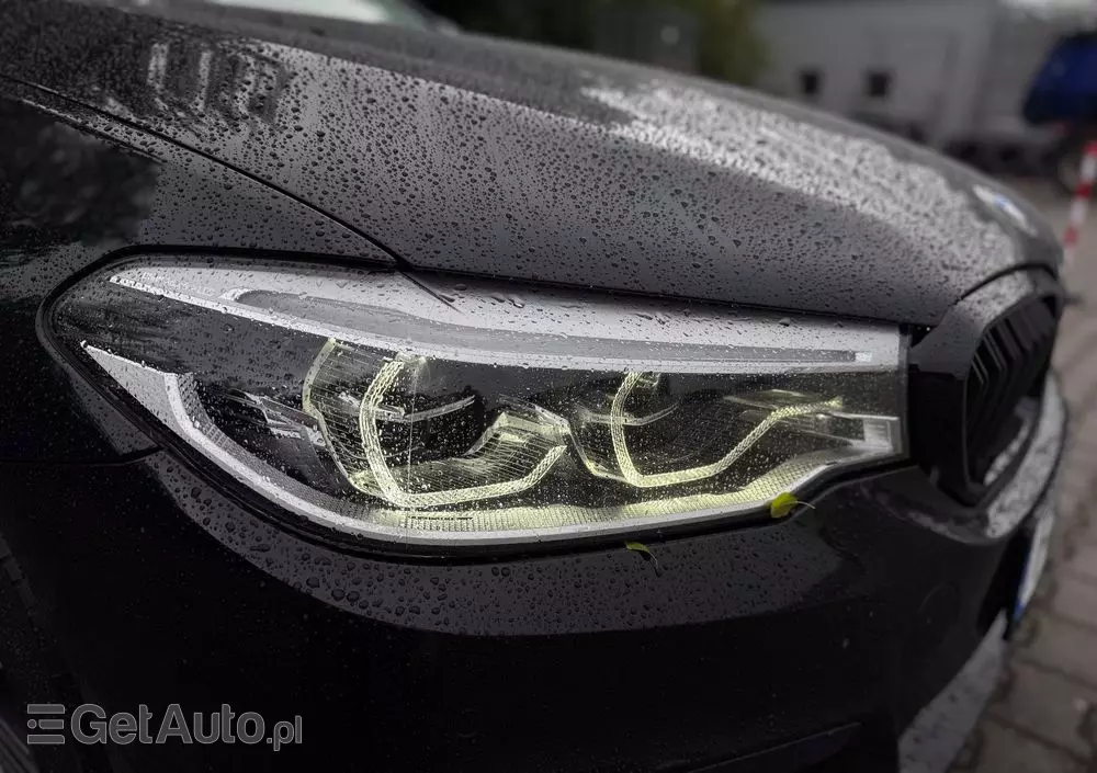 BMW Seria 5 520d xDrive Touring M Sport Edition