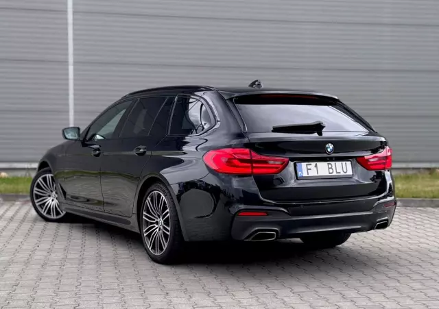 BMW Seria 5 520d xDrive Touring M Sport Edition