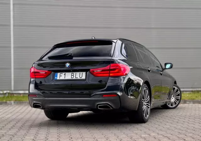 BMW Seria 5 520d xDrive Touring M Sport Edition
