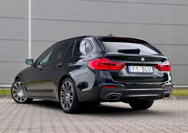 BMW Seria 5 520d xDrive Touring M Sport Edition