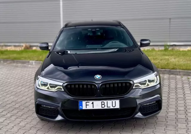BMW Seria 5 520d xDrive Touring M Sport Edition