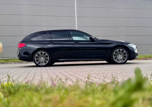 BMW Seria 5 520d xDrive Touring M Sport Edition