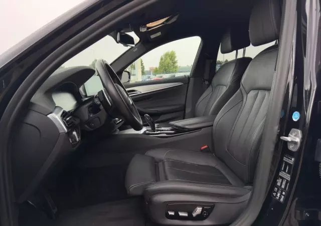 BMW Seria 5 520d xDrive Touring M Sport Edition