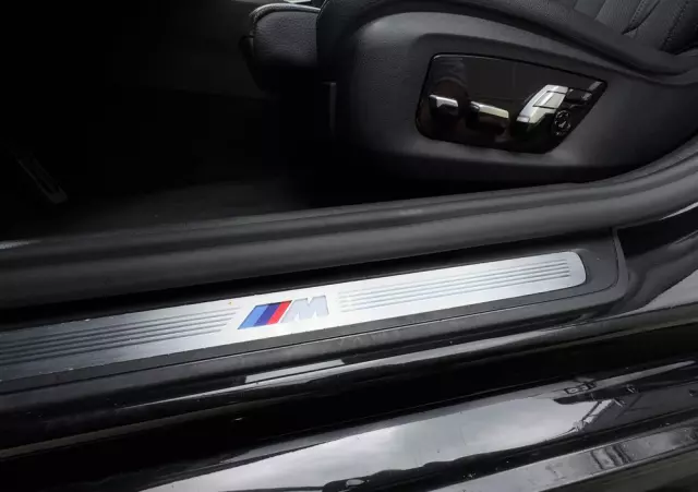 BMW Seria 5 520d xDrive Touring M Sport Edition