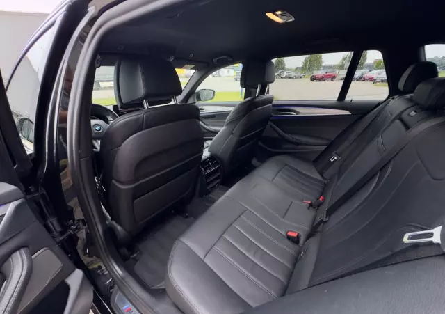BMW Seria 5 520d xDrive Touring M Sport Edition