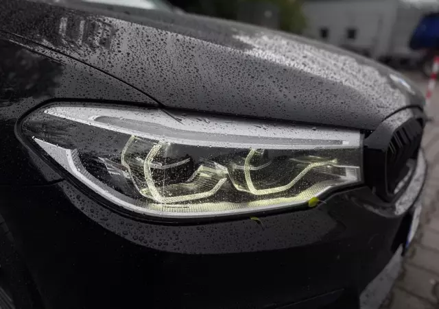 BMW Seria 5 520d xDrive Touring M Sport Edition