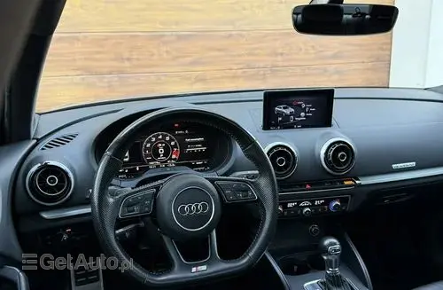 AUDI S3 