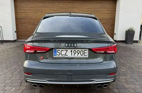 AUDI S3 