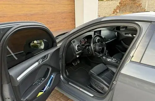 AUDI S3 