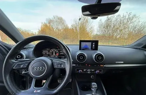 AUDI S3 