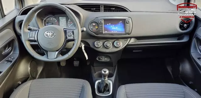 TOYOTA Yaris 