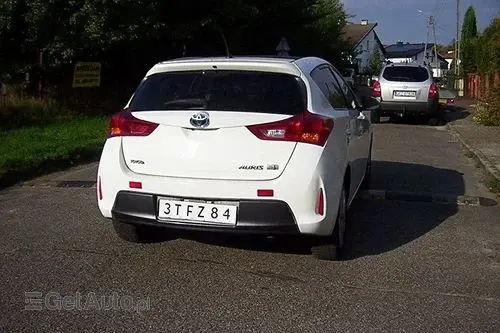 TOYOTA Auris 