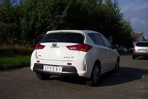 TOYOTA Auris 