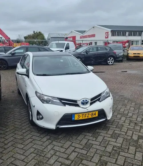 TOYOTA Auris 