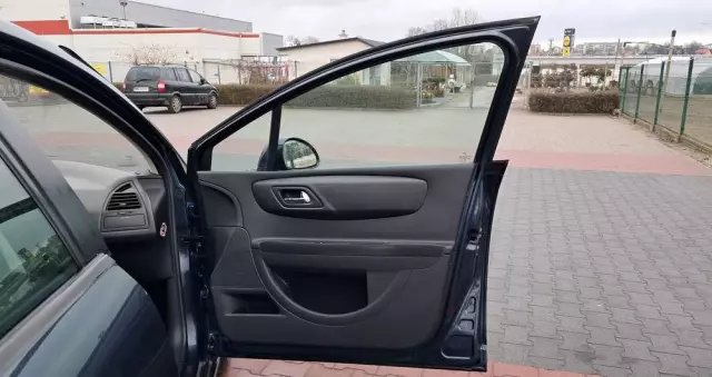 CITROËN C4 1.6 VTi Equilibre Pack Navi