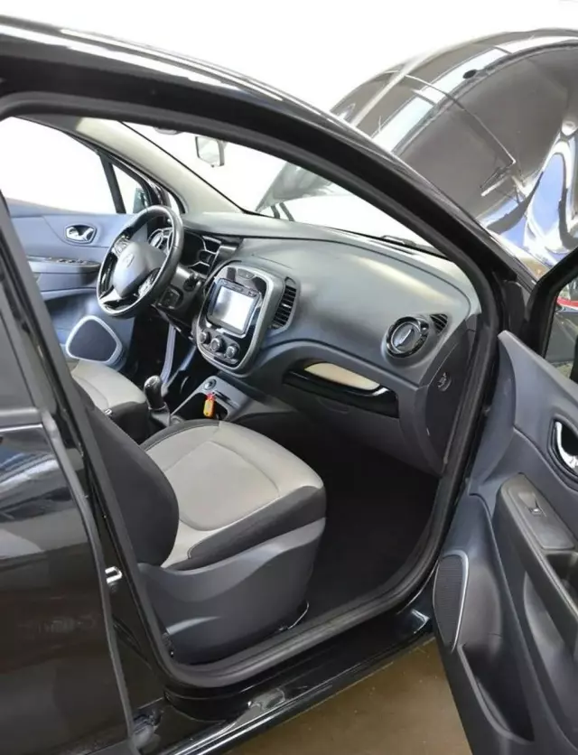 RENAULT Captur 