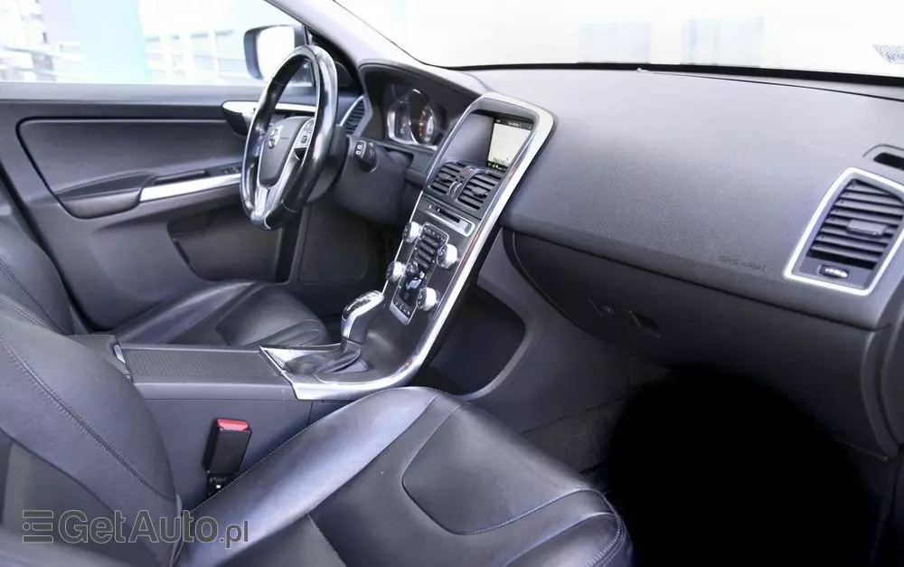 VOLVO XC 60 T6 AWD Drive-E Summum