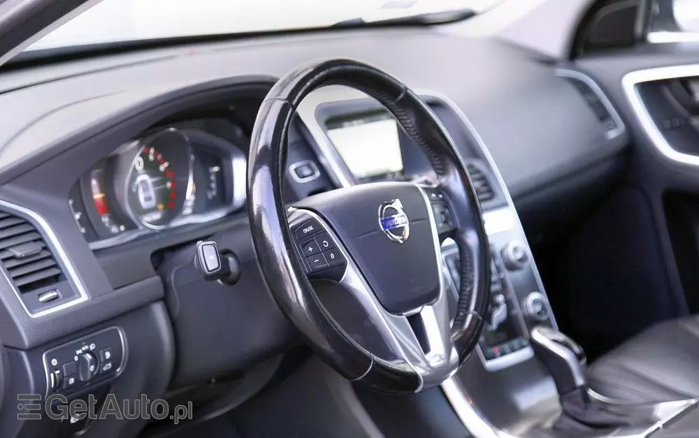 VOLVO XC 60 T6 AWD Drive-E Summum